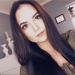 Meet your Posher, Iliana